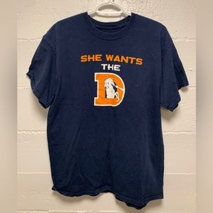 Large Denver broncos logo T-shirt